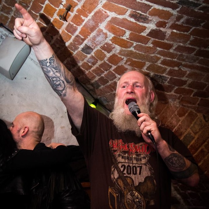 Karaoke pasākumi un pakalpojumi karaoke frīdis